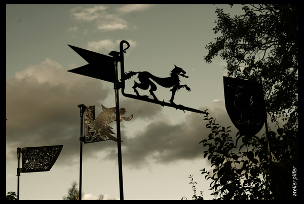 menu 2 sculptures girouettes medievales